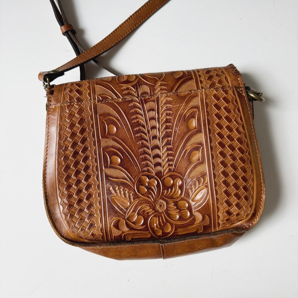 Patricia Nash Burnished Floral Tooled Leather Savini Saddle Bag - Picture 3 of 9